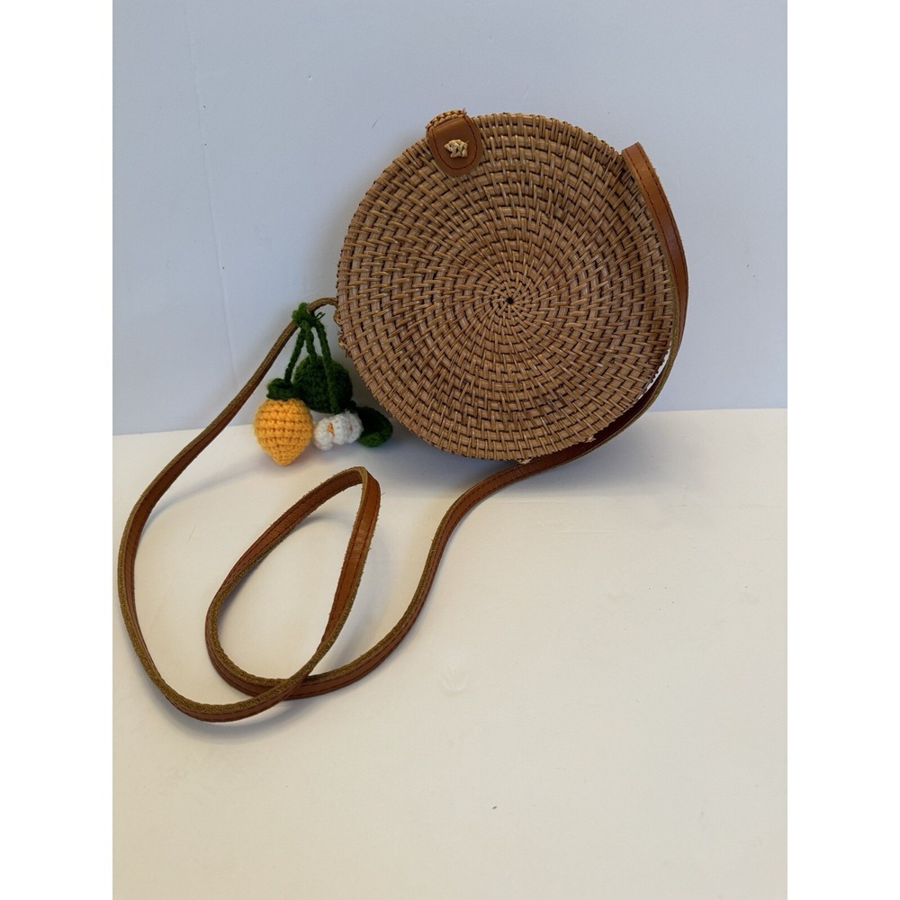 Round Woven Basket‎ Crossbody Lined Hinged Purse Snap Closure Inner Pockets - Picture 2 of 6